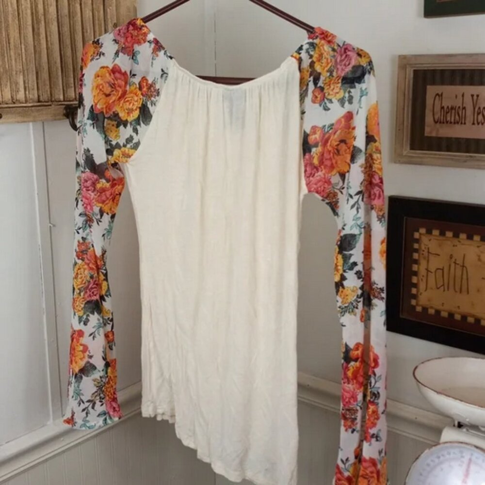 Rue 21 floral print boho bell sleeve blouse size small - Picture 6 of 7